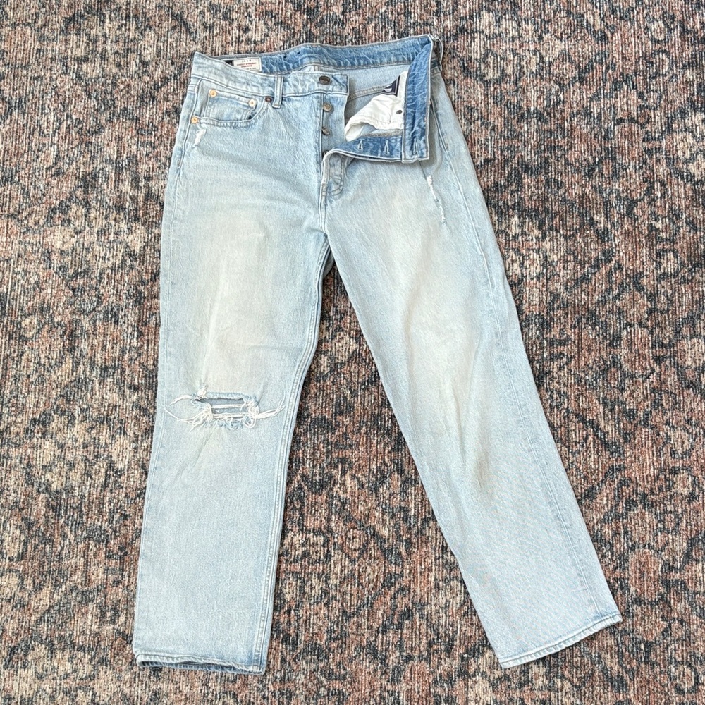 Gap High Rise Straight leg Light Wash Distressed Jeans